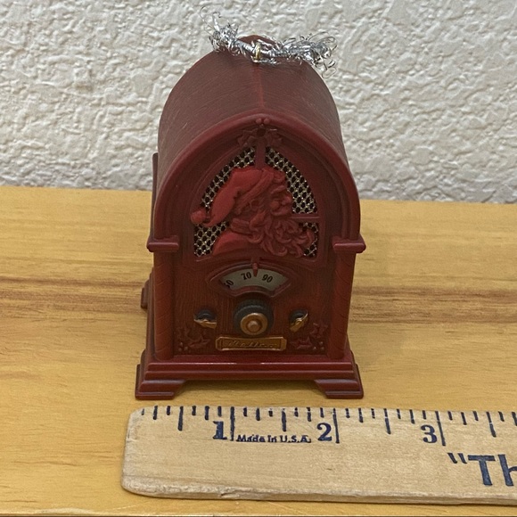 2006 Hallmark Keepsake A Christmas Broadcast Magic Sound Music Light Ornament - Picture 8 of 13